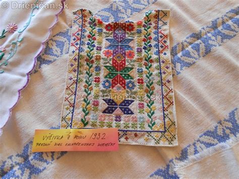 ukážka ľudových výšiviek