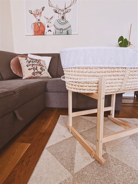 Hojdací stojan pre Mojžišov košík