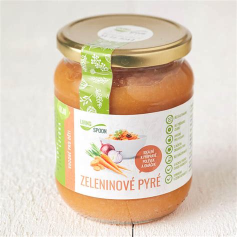 Dieťa jediace zeleninové pyré