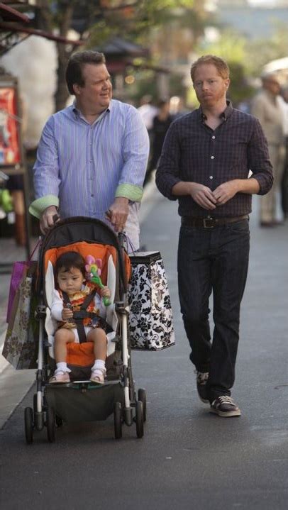 moderná rodina s bábätkom