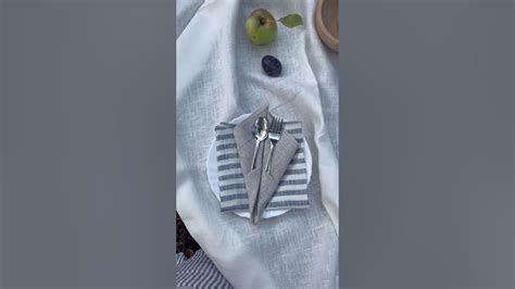 Rodina pri spoločnom jedle