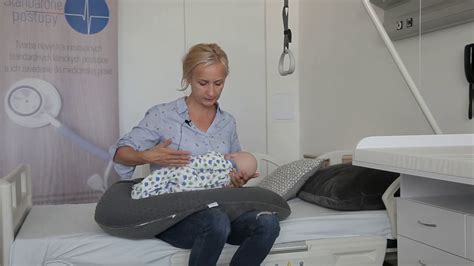 Infografika: Správne priloženie dieťaťa k prsníku