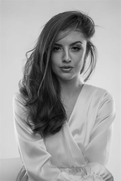 Portrét umelca pracujúceho v ateliéri