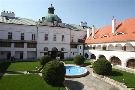 Topoľčiansky kaštieľ