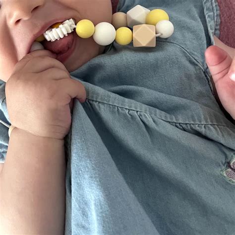 Hryzátka a pomôcky na úľavu pri prerezávaní zúbkov