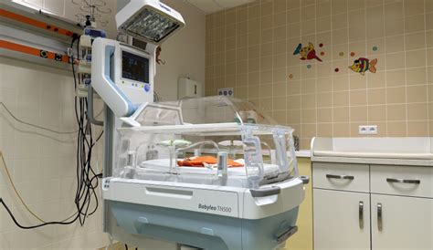 inkubátor s predčasne narodeným dieťaťom