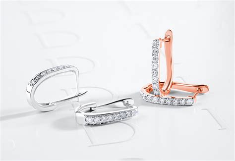 Rôzne typy detských náušníc - od jednoduchých po zdobené