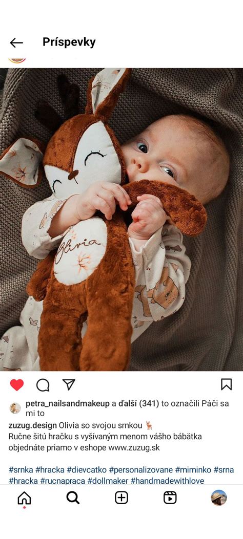 ilustrácia novorodenca s darčekovou obálkou