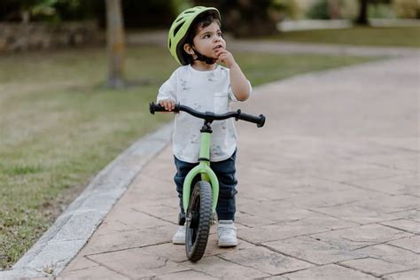 dieťa na odrážadle