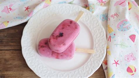 Detské nanuky pripravené z ovocia