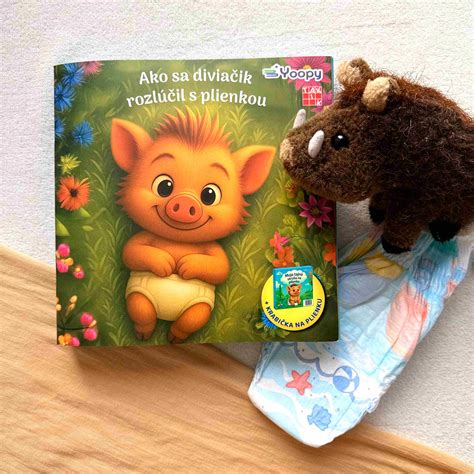 Dieťa hrajúce sa s plienkou