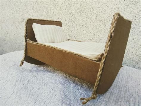 postieľka z kartónovej krabice