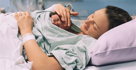 ilustrácia ženského tela po pôrode