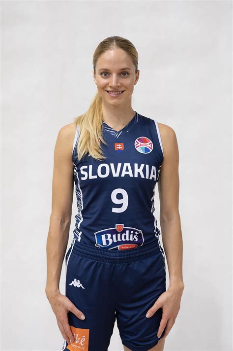 Fotografia Andreja Sekeru v drese slovenskej reprezentácie počas zápasu