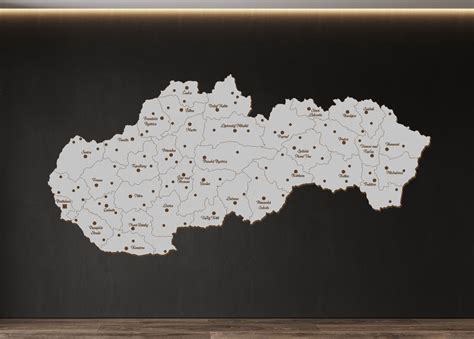 Mapa Slovenska s vyznačenými mestami, kde sa narodili prvé bábätká roka 2024