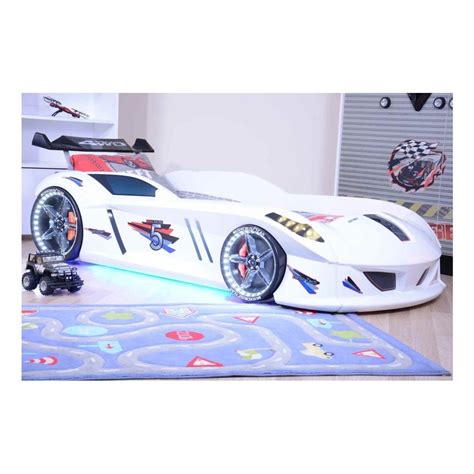 Detská posteľ v tvare auta