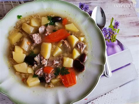 Misku s teľacím mäsom a zeleninou