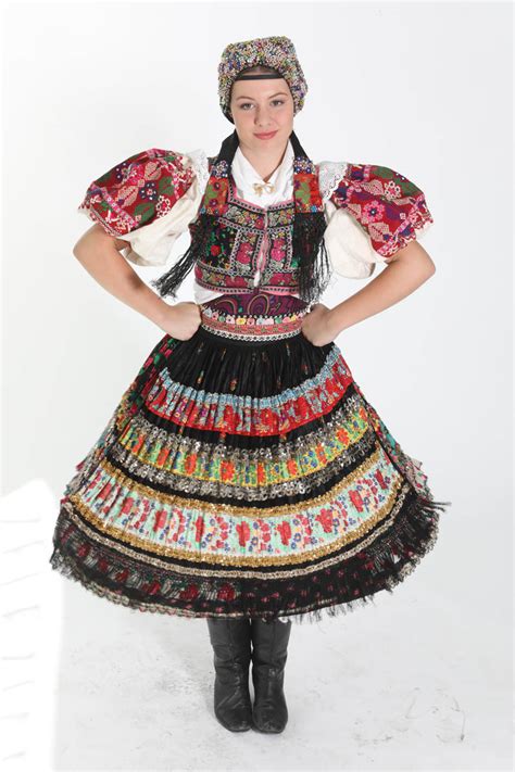 Tradičný slovenský kroj