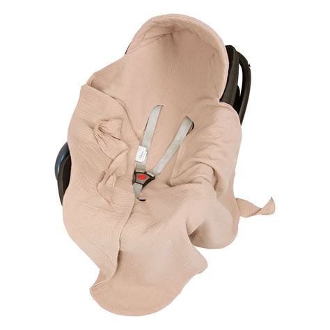 Ilustrácia rôznych typov príslušenstva k autosedačkám