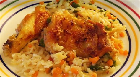 Ilustračný obrázok kuracieho stehna s ryžou