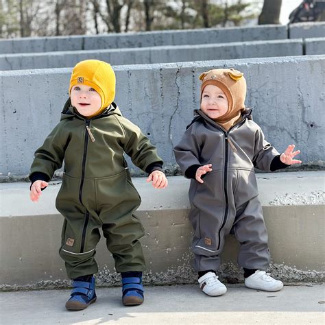 Deti skúmajúce svet okolo seba