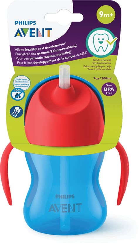 Detské ruky držia Avent hrnček