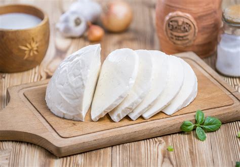 Ovčí syr s dulovým džemom