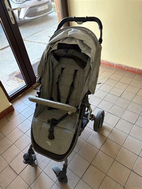 Infografika porovnávajúca váhu kočíka Valco Snap s inými bežnými kočíkmi