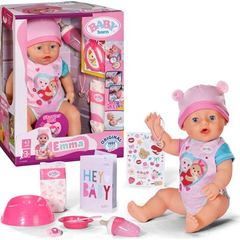 Bábika s rôznymi doplnkami