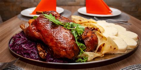 Pečená kačica s lokšami