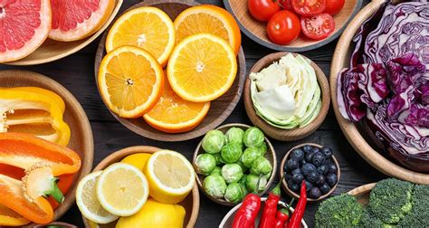 Infografika znázorňujúca dôležité vitamíny a minerály v tehotenstve