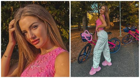 Dojčiaca matka s bábätkom v náručí