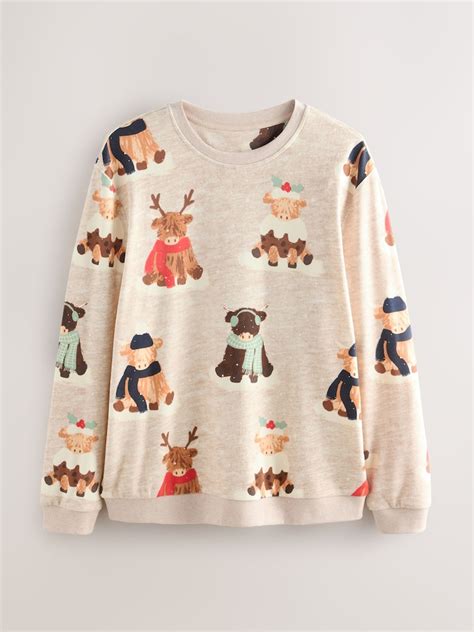 rodina s tričkami s rovnakým motívom