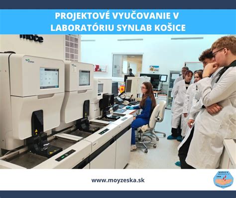 Embryológovia pracujúci v laboratóriu