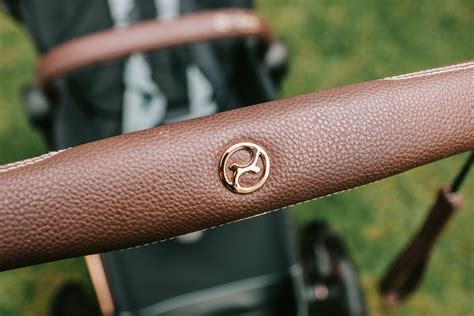 Detail kožušinového doplnku na kočíku