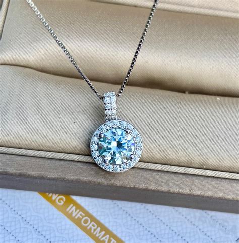 diamantový náhrdelník