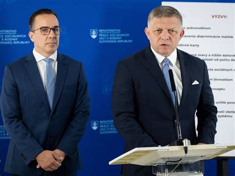 Infografika porovnávajúca financovanie sociálnych služieb v rokoch 2025 a 2026