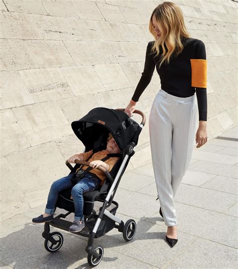 ľahký športový kočík