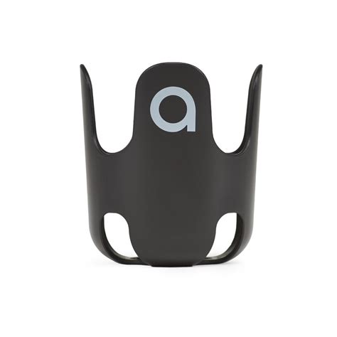 Ilustrácia univerzálneho držiaka na nápoje pripevneného na kočík