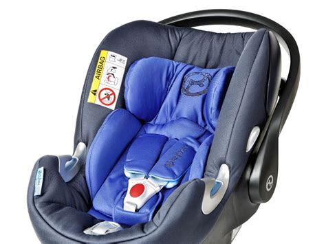 Ilustrácia autosedačky Cybex Aton Q i-Size v aute