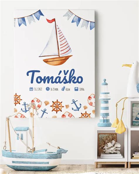 Detail ľanovej tkaniny s motívom detskej výbavičky