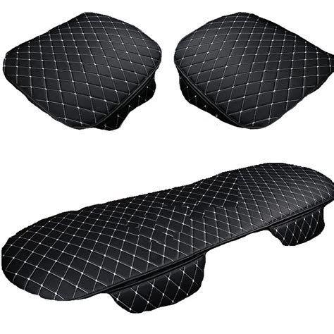 detail koženkového poťahu sedadla s prešívaním