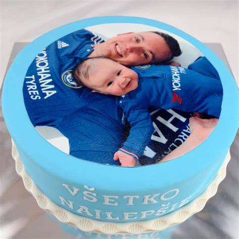 Torta s jedlým obrázkom rozprávkovej postavičky