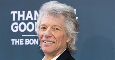 Jon Bon Jovi na pódiu počas turné