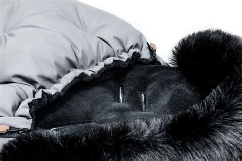 detaily zimného fusaku Floo for Baby Alaska Shine Black/White