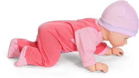 bábätko sa učí chodiť