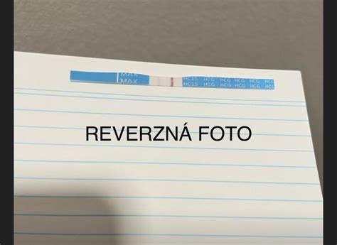 Ilustrácia tehotenského testu s dvoma čiarkami