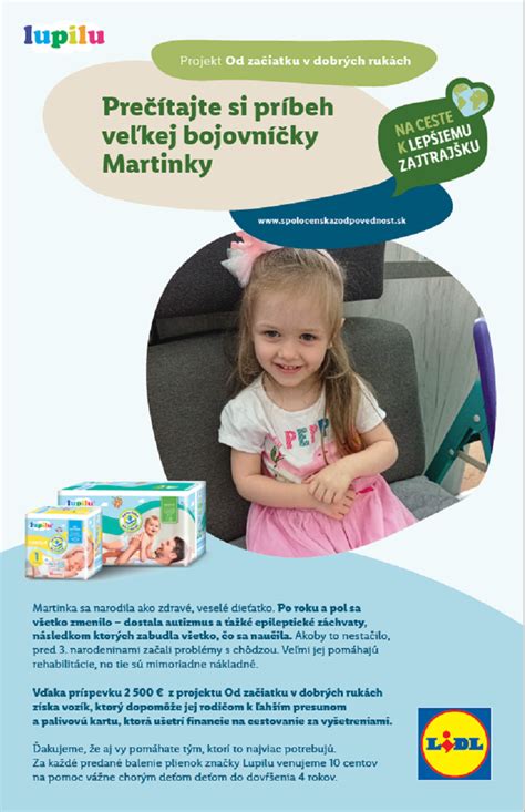 Rodina nakupujúca plienky v obchode