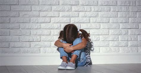 matka dojčí dieťa v noci