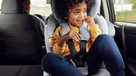 Obrázok dieťaťa bezpečne pripútaného v autosedačke